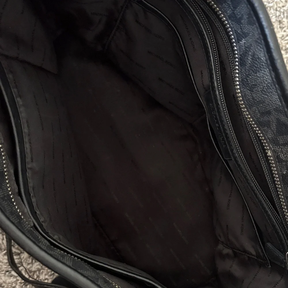 Michael Kors Black Tote Bag - Picture 4 of 7